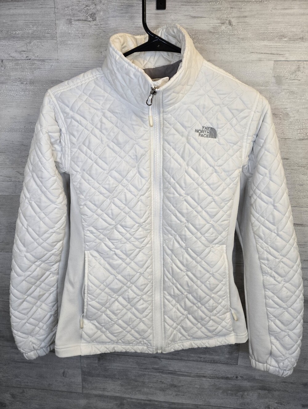 The North Face Women's Lightweight White Diamond Quilted Jacket
